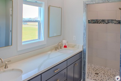 Escape to nature in this stunning 4 bedroom, 4 bath custom home - photo 14