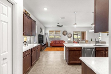 Under contract-accepting backup offers. Welcome to this popular - photo 18
