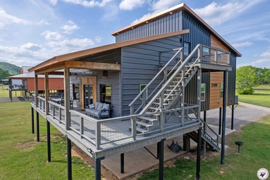 Escape to nature in this stunning 4 bedroom, 4 bath custom home - photo 21
