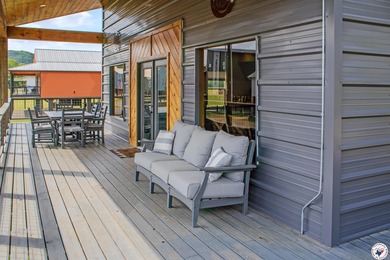 Escape to nature in this stunning 4 bedroom, 4 bath custom home - photo 22