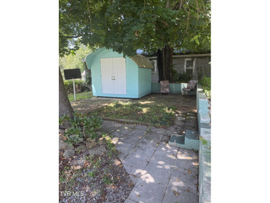 Charming, inviting, and full of potential! This 3-bedroom - photo 23