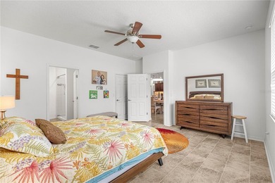 Under contract-accepting backup offers. Welcome to this popular - photo 35