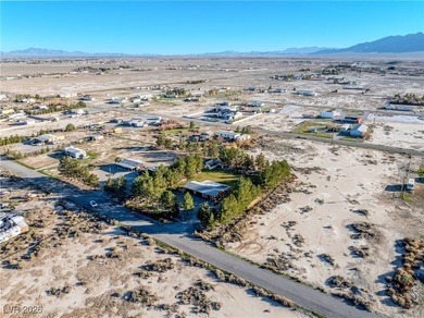 Welcome to this truly special property offering privacy, beauty