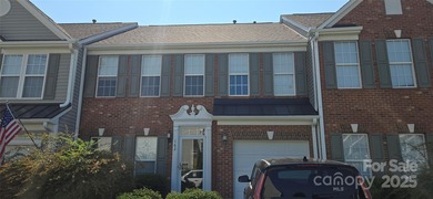 Lake Wylie Townhome/Townhouse Active Under Contract in Lake Wylie South Carolina