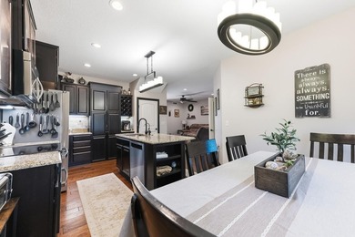 Welcome to this beautifully maintained 6-bedroom, 4-bath home - photo 8