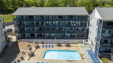 Don't miss this well-maintained walk-in level 1 bedroom, 1 - photo 12