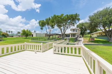 STUNNING CUSTOM WATERFRONT HOME IN THE PRESTIGIOUS CARMEL HILLS - photo 2