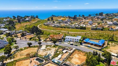 Set within the highly coveted Huntington enclave of the Pacific - photo 1