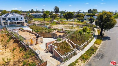 Set within the highly coveted Huntington enclave of the Pacific - photo 4