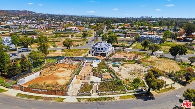 Set within the highly coveted Huntington enclave of the Pacific - photo 7