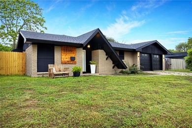 A new opportunity has arisen in Lynwood Place. This property has - photo 2