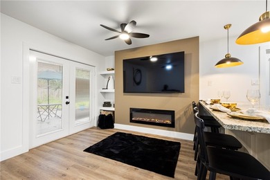 A new opportunity has arisen in Lynwood Place. This property has - photo 5