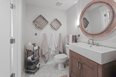 The buyer's condo did not close, so this contract fell through - photo 24