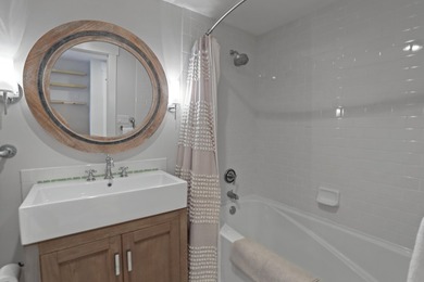 The buyer's condo did not close, so this contract fell through - photo 25