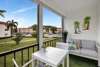 Beautiful Fully Upgraded Full Two Bedroom Condo In Popular Phase - photo 28
