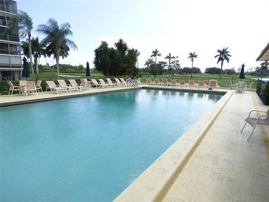 Beautiful Fully Upgraded Full Two Bedroom Condo In Popular Phase - photo 29
