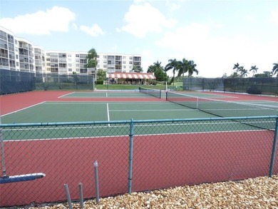 Beautiful Fully Upgraded Full Two Bedroom Condo In Popular Phase - photo 33