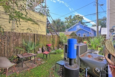 HAVE YOU BEEN LOOKING FOR A DUPLEX WHERE YOU CAN LIVE IN ONE - photo 34