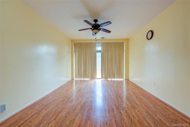 Spacious (about 1,100 sq ft) third-floor 2-bedroom, 2-bathroom - photo 5
