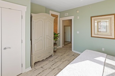 The buyer's condo did not close, so this contract fell through - photo 40