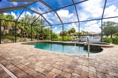 Impressive WATERFRONT home ON TWO LOTS (A HALF ACRE) with 3 - photo 49