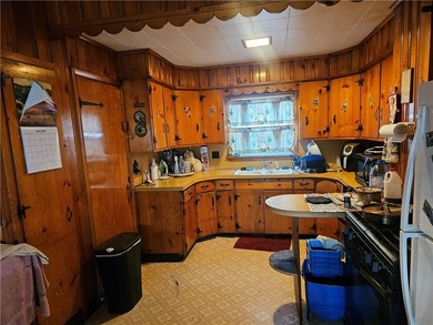 This 3 bedroom, 1 bathroom house presents a great opportunity - photo 4