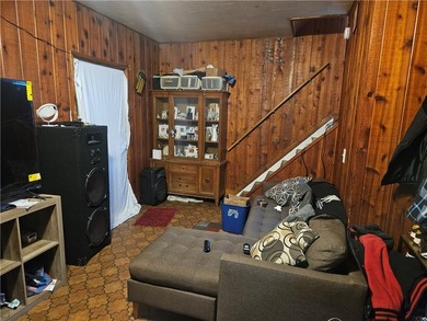 This 3 bedroom, 1 bathroom house presents a great opportunity - photo 5