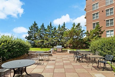 Experience urban living at Metropolitan Place! This sought-after - photo 31