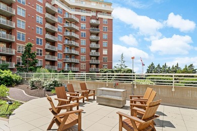 Experience urban living at Metropolitan Place! This sought-after - photo 32