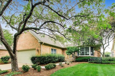 (private lake, pond, creek) Townhome/Townhouse For Sale in Crystal Lake Illinois