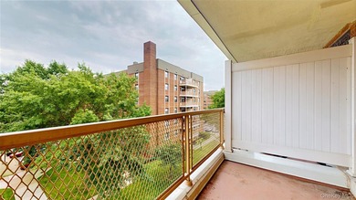 Welcome to Apartment 4C at Pembroke Square - a spacious - photo 15
