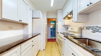 Welcome to Apartment 4C at Pembroke Square - a spacious - photo 17