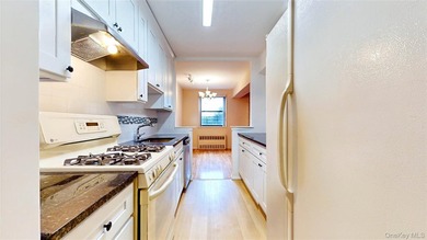 Welcome to Apartment 4C at Pembroke Square - a spacious - photo 20