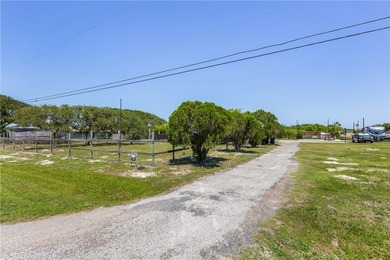 Welcome to 3701 Waldron Road! This renovated 3 bedroom, 2 - photo 4
