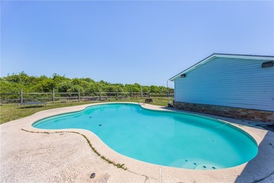 Welcome to 3701 Waldron Road! This renovated 3 bedroom, 2 - photo 5