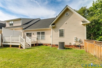Enjoy the ease of ONE LEVEL LIVING in this beautiful townhome in - photo 29