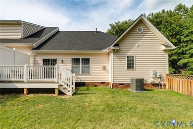 Enjoy the ease of ONE LEVEL LIVING in this beautiful townhome in - photo 30