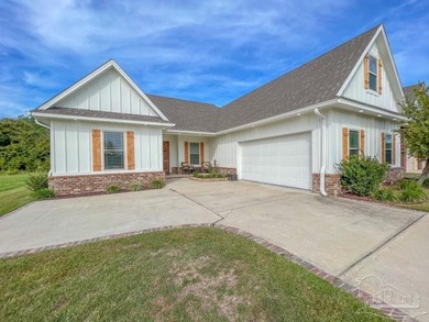 Beautiful POOL home, 5 Bedroom 3 and 1/2 Baths 2373 sq/ft - photo 2