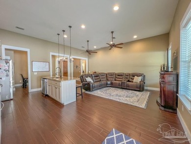 Beautiful POOL home, 5 Bedroom 3 and 1/2 Baths 2373 sq/ft - photo 5