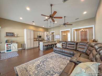 Beautiful POOL home, 5 Bedroom 3 and 1/2 Baths 2373 sq/ft - photo 6