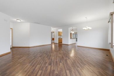 This spacious Wimbledon model located in Carillon's 55+ adult - photo 3