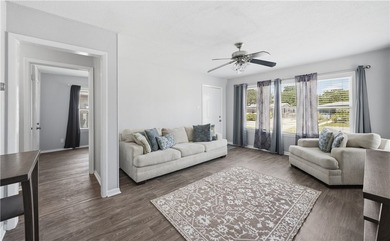 Welcome Home to this cozy and well-kept home. This home offers 3 - photo 3