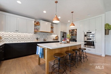 Don't miss this 2018 Parade Home, built by Vantage Homes with - photo 16