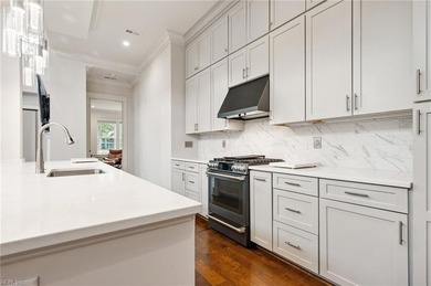 This stunning luxury home, located within sought after Kingsmill - photo 17