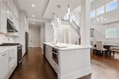 This stunning luxury home, located within sought after Kingsmill - photo 19