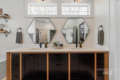 Don't miss this 2018 Parade Home, built by Vantage Homes with - photo 25