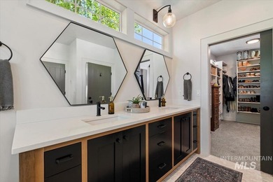 Don't miss this 2018 Parade Home, built by Vantage Homes with - photo 26