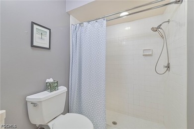 Motivated Seller! Bring all offers! Welcome to this beautifully - photo 33