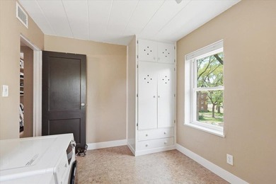 Stylish condo within walking distance to Lake Mendota. This - photo 19