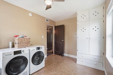 Stylish condo within walking distance to Lake Mendota. This - photo 20